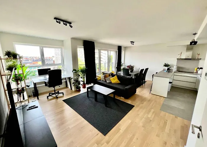 Nice Accommodation Close To Atomium